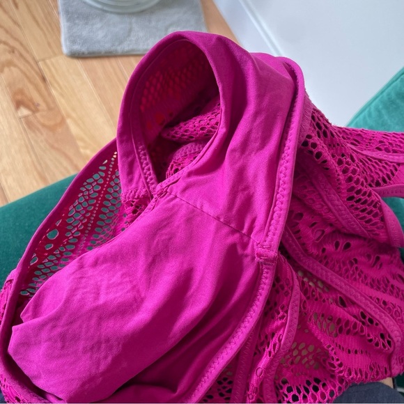 BECCA by Rebecca Virtue Color Play Fuchsia Crochet One Piece Swimsuit EUC Size L - Picture 9 of 10